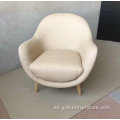 Réplica de sillón de la reina loca poliforme